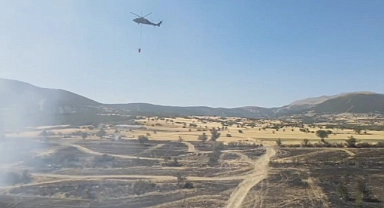 Anız yangınında bin dönümlük arazi küle döndü