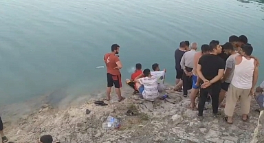 Bozova'da kuzenlerini kurtarmak isteyen genç canından oldu