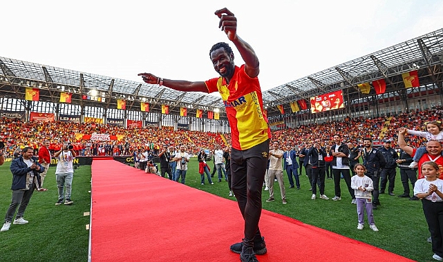 Göztepe’de iki oyuncu daha yolcu