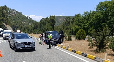 İki aracın karıştığı trafik kazasında 7 kişi yaralandı