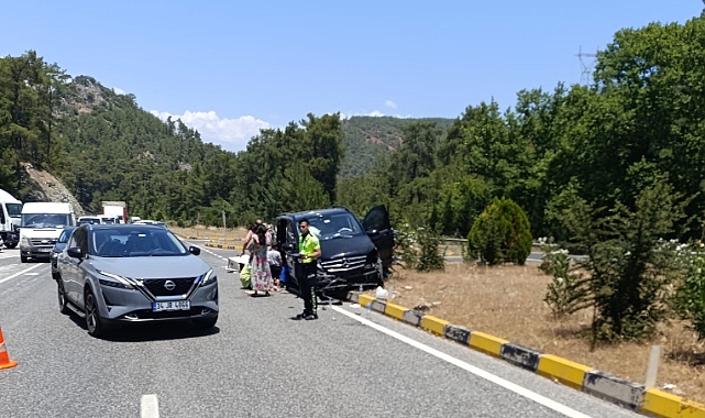 İki aracın karıştığı trafik kazasında 7 kişi yaralandı