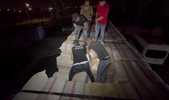 Narkotik polisi saman balyaları arasında 35 kilo esrar ele geçirdi
