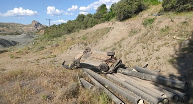 Otomobil şarampole yuvarlandı: Ölü ve yaralılar var