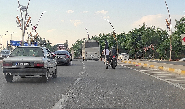 Şanlıurfa'da tehlikeli yolculuk kamerada!