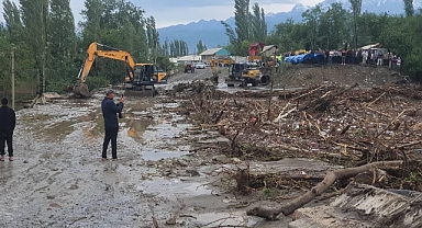 Şiddetli yağışlar sele neden oldu! 5 ölü, 2 kayıp