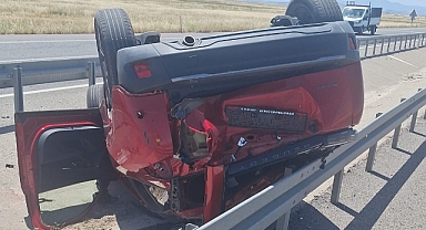 Sürücünün kontrolünden çıkan otomobil takla attı: 2 yaralı