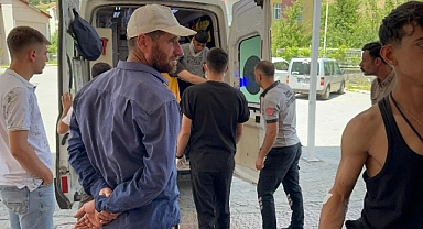 Tarım aracı devrildi! Çok sayıda yaralı