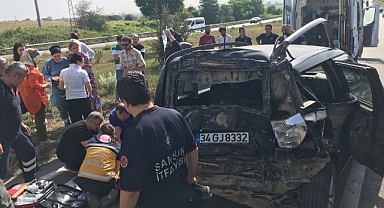 Tır ile otomobil çarpıştı: 1''i ağır 3 yaralı