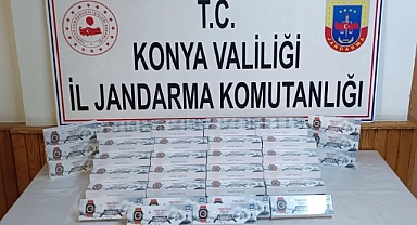 Urfa'dan Konya'ya kargoyla götürülen kaçak saatler polis engeline takıldı