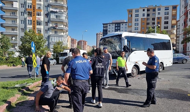 10 kişinin yaralandığı kaza güvenlik kamerasında