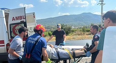 Aynı yöne giden 2 otomobil çarpıştı 6 yaralı