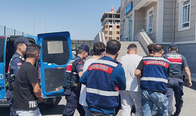 Bakanın adıyla sosyal medyada dolandırıcılık: 4 ilde operasyonda 7 gözaltı