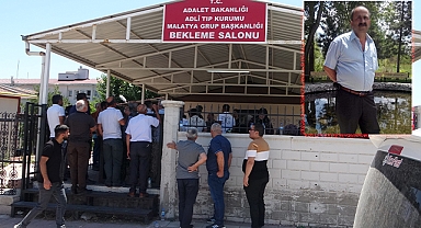 Cinnet getiren şahıs eşini, kızını ve torununu uyurken silahla öldürdü