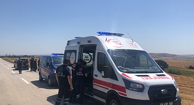 Çorlu’da otomobil tarlaya devrildi: Yaralılar var