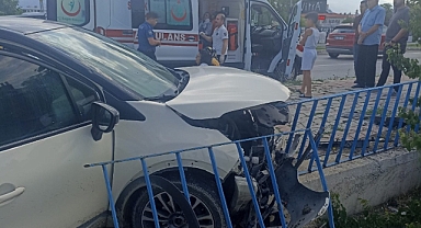 Erzincan'da iki otomobil çarpıştı: 7 yaralı