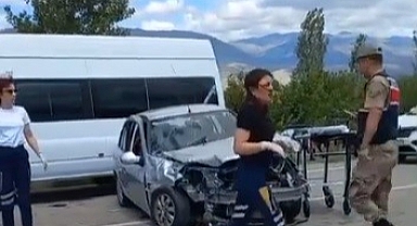 Erzincan’da trafik kazası: 1 ölü, 1 yaralı