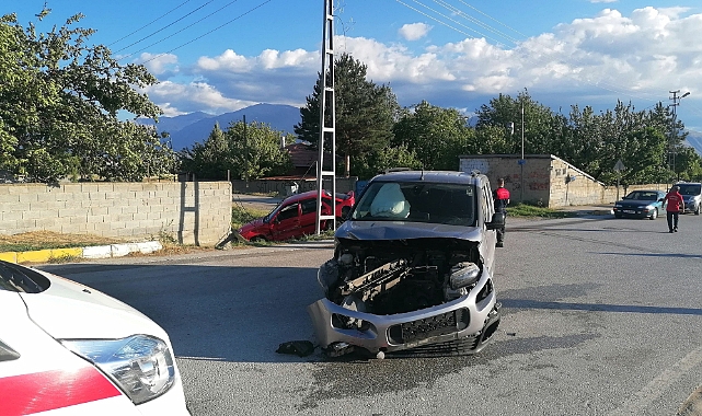 Erzincan’da trafik kazası: 2 yaralı