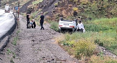 Erzurum'da kontrolden çıkan otomobil takla attı: 3 yaralı