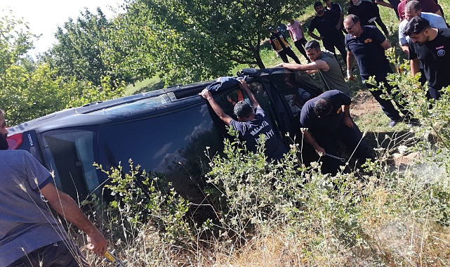 Kontrolden çıkarak devrilen aracın sürücüsü yaralandı