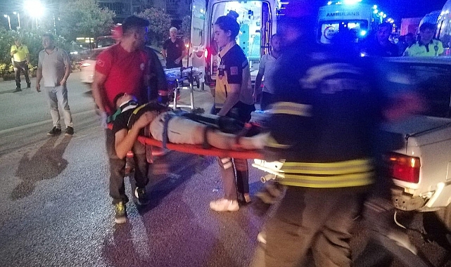 Manisa'da 4 araçlı zincirleme trafik kazası: 9 yaralı