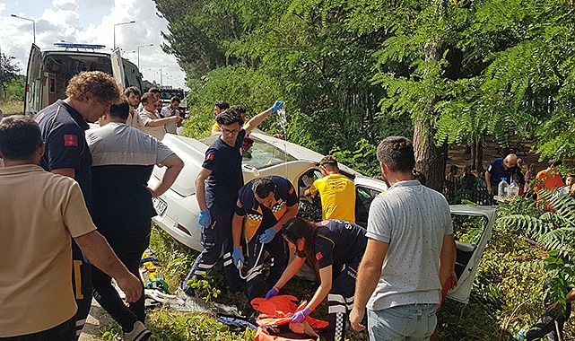 Otomobil ağaca çarptı: 2 yaralı