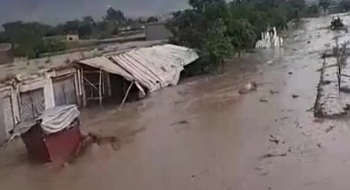 Şiddetli yağışlar sele neden oldu! 40 ölü, 347 yaralı