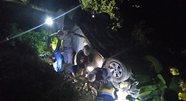 Siirt'te pikap şarampole yuvarlandı: 3 yaralı