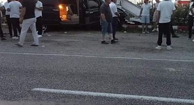 Sinop'ta iki otomobil çarpıştı: 1 ölü, 7 yaralı