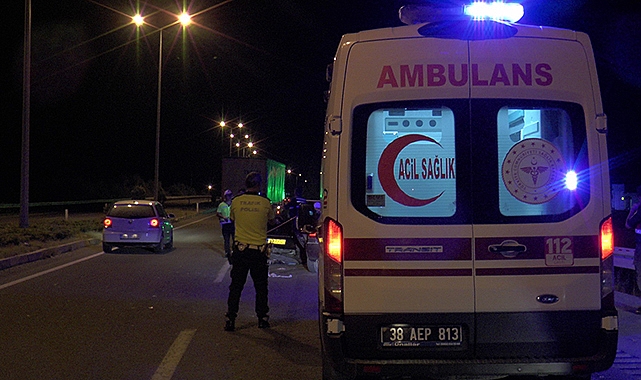 Trafik kazası anne ve babayı 3 çocuğundan ayırdı