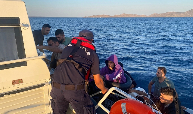 Bodrum'da 50 düzensiz göçmen kurtarıldı, 10 göçmen yakalandı