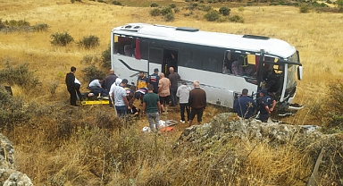 Düğün yolunda kaza: 27 yaralı