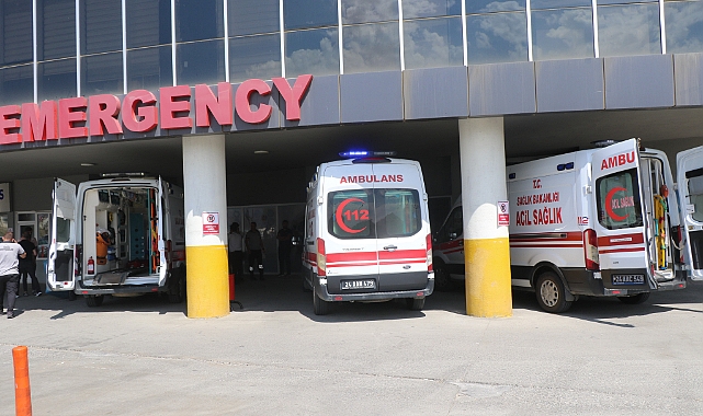 Erzincan - Erzurum kara yolunda trafik kazası: 5 yaralı