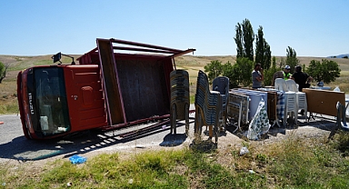 Kırıkkale'de kamyonet devrildi: 8 yaralı