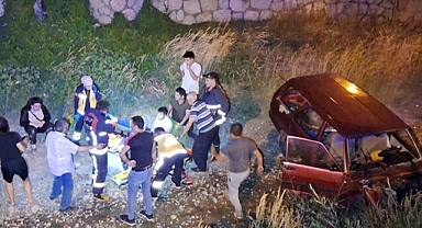 Kontrolden çıkan otomobil dereye uçtu