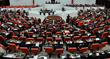 Milletvekili transferleri sonrası Meclis'te sandalye dağılımı değişti