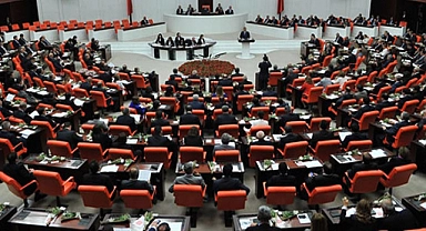 Milletvekili transferleri sonrası Meclis'te sandalye dağılımı değişti