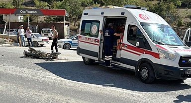 Motosiklet otomobile çarptı sürücüsü yaralandı