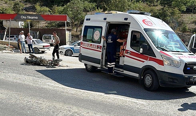 Motosiklet otomobile çarptı sürücüsü yaralandı