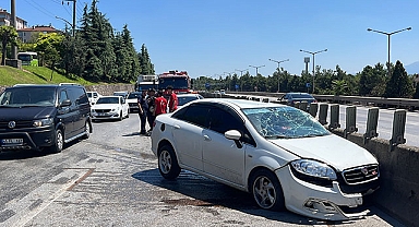 Otomobil refüje çarptı: 3 yaralı