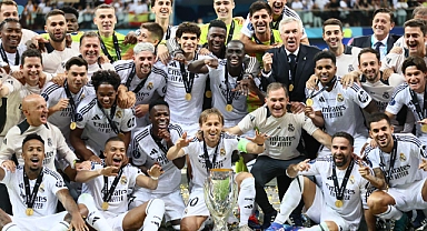 Real Madrid ve Ancelotti, Süper Kupa tarihine geçti
