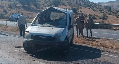 Siirt’te otomobil takla attı: 4 yaralı