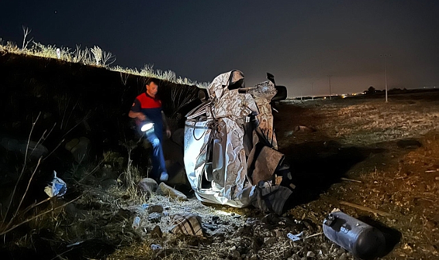 Siverek'te otomobil şarampole devrildi: 2 kişi yaralandı