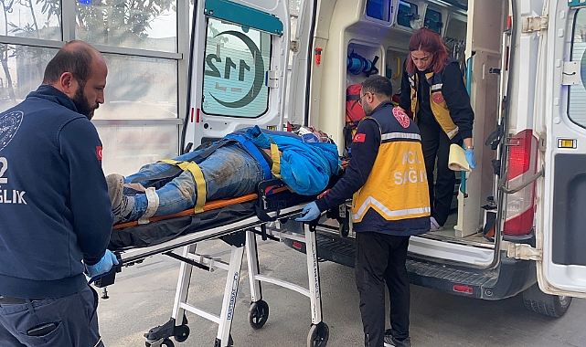 Adıyaman'da minibüs ile otomobil çarpıştı: 1 yaralı
