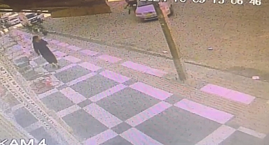 Birecik'te motosiklet sürücüsünün ağır yaralandığı kaza kamerada!