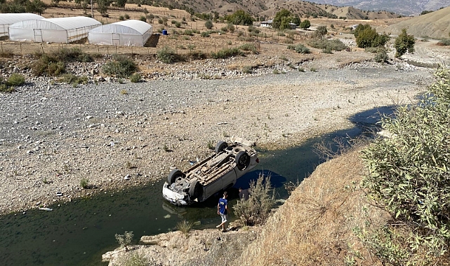 Hakkari'de kamyonet şarampole yuvarlandı: 1 yaralı