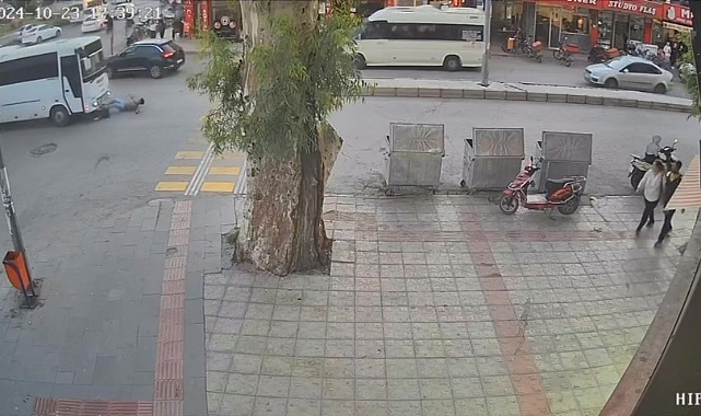 Hatay'da midibüs, bisikletliyi ezdi: O anlar kamerada