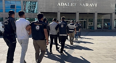 Kilis'te göçmen kaçakçılığı yapan 5 organizatör tutuklandı