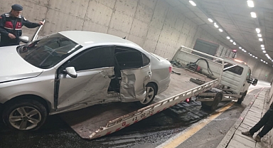 Malatya'da otomobil bariyerlere çarptı 1 yaralı