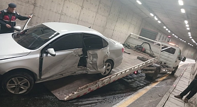 Malatya'da otomobil bariyerlere çarptı 1 yaralı