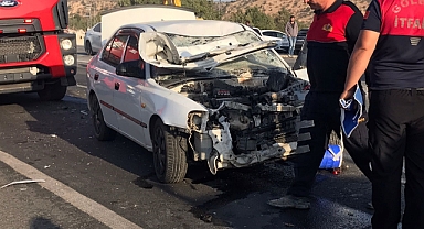 Otomobil ile traktör çarpıştı: 4 yaralı